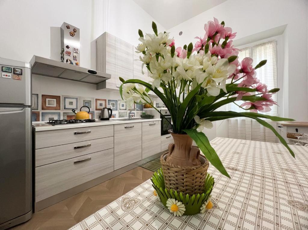 A Casa Di Ala Apartment Рим Екстериор снимка